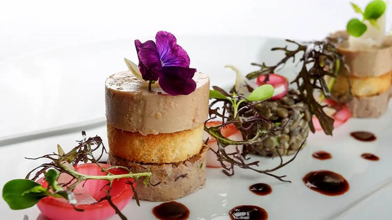 Mon aventure gastronomique à Mâcon avec mes amis : à la découverte des délices locaux